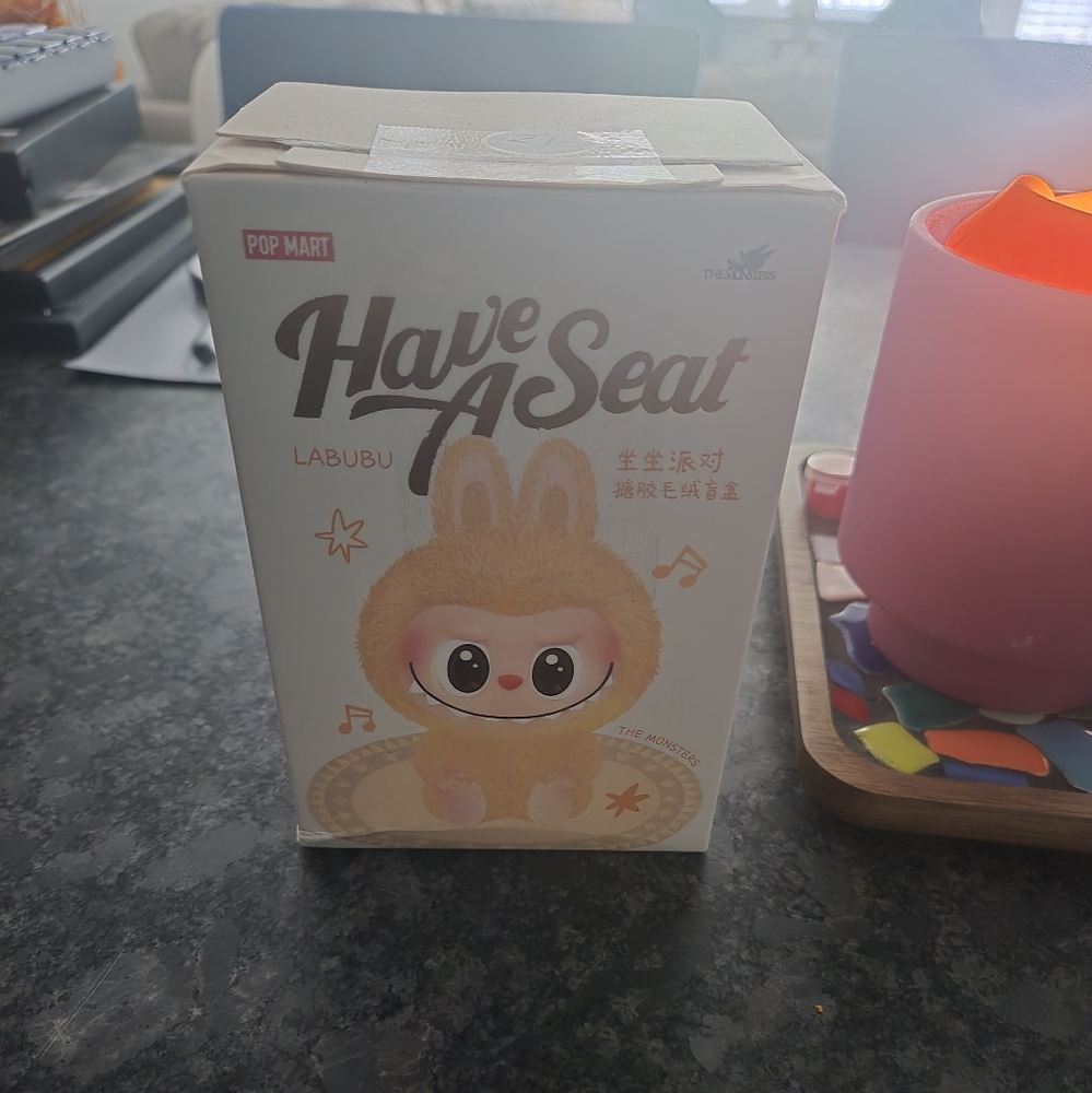 LABUBU - Picture 2 of 4